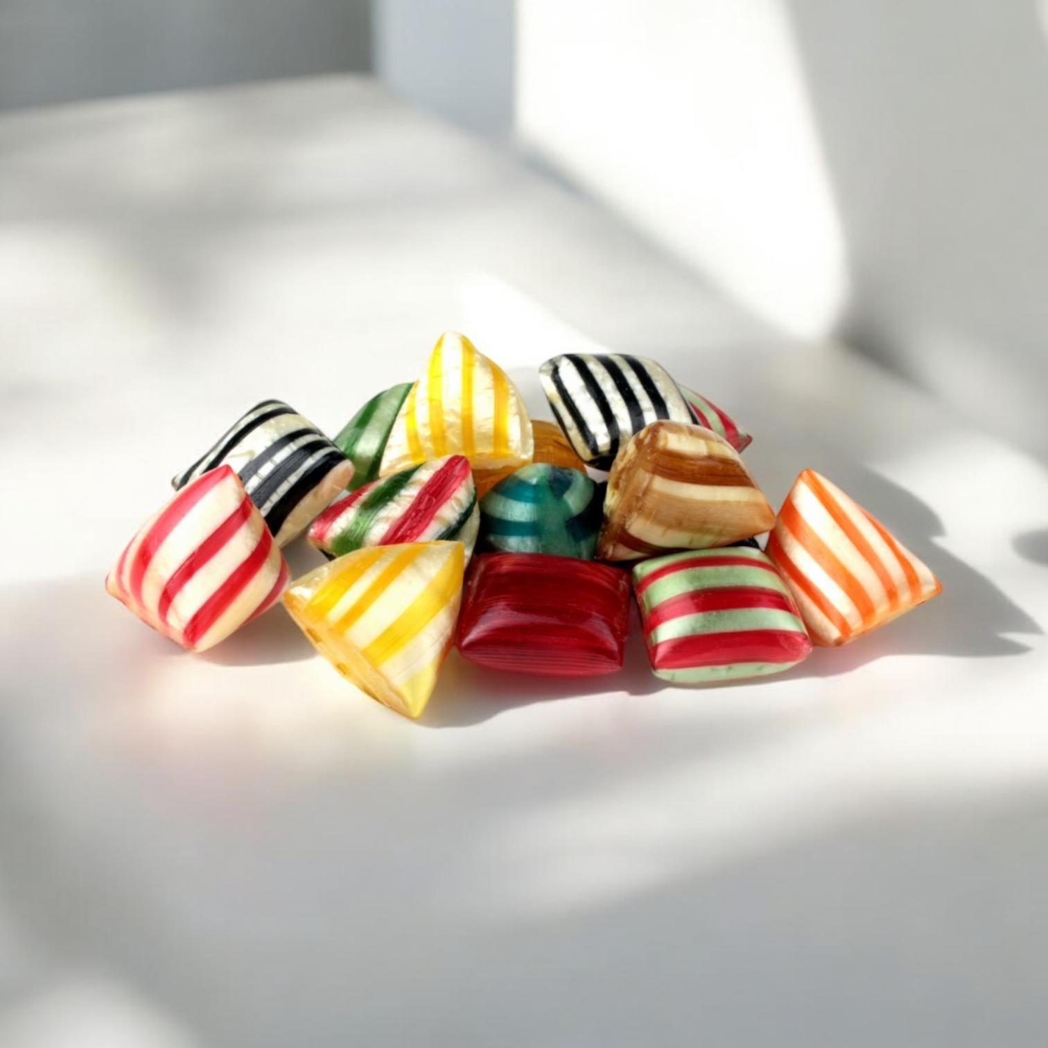 WhatsApp-Image-2024-12-18-at-15.38.14 Şener Akide Şekeri 6 Kg Çizgili Kesme Pls.Kova - Görsel 1